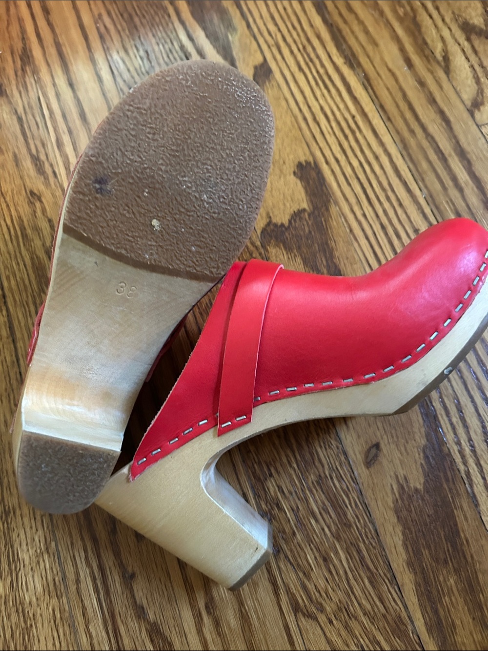 Swedish Hasbeens Red Leather Clogs Mules - Picture 4 of 7